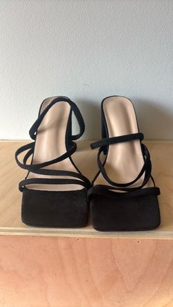 black block open toe heels