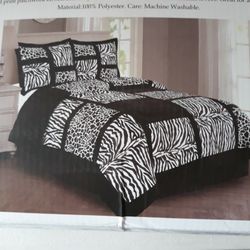 Empire Safari Comforter Set King/Cal Black and White In color