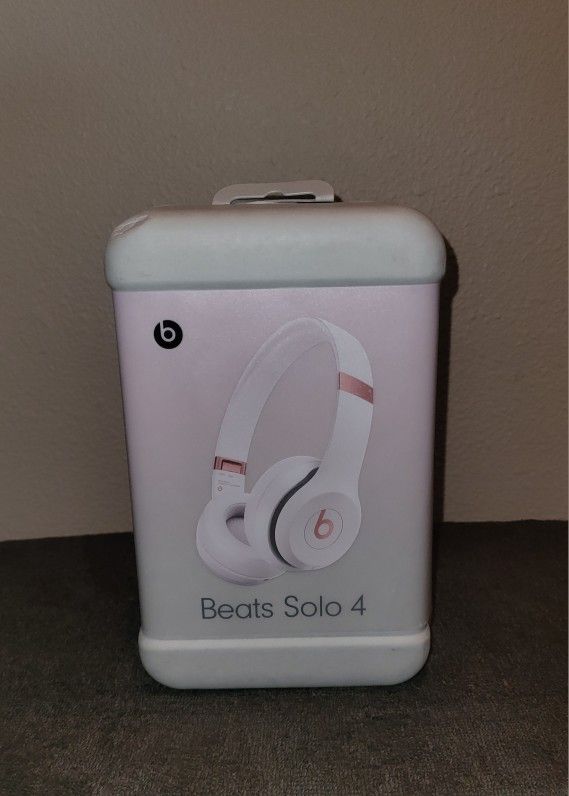 Dre Beats Solo 4 Wireless Headphones New In Box (Pink)