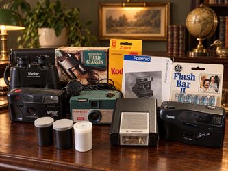 Like NEW Vintage Kodak, Vivitar & Polaroid Camera Collection with Accessories