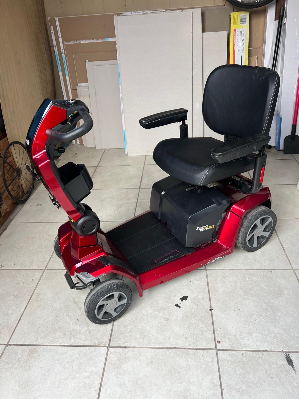 Pride Zero turn 10 4 wheel mobility scooter like new needs battery charger or new batteries my mom no used for 8 months asking $900 as is comes with k