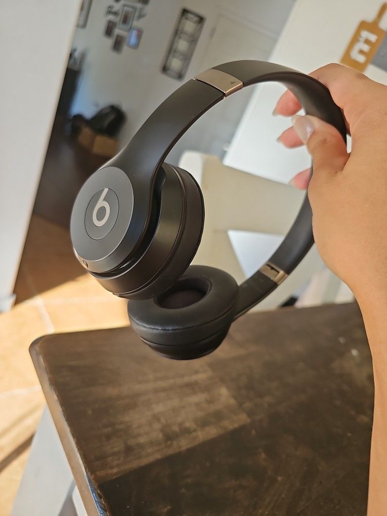 Beats Solo 4