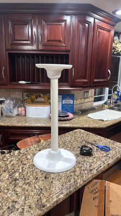 New Styrofoam One Level Cake Stand