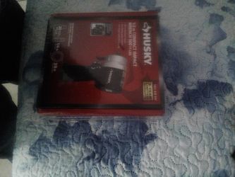 Compact impact wrench