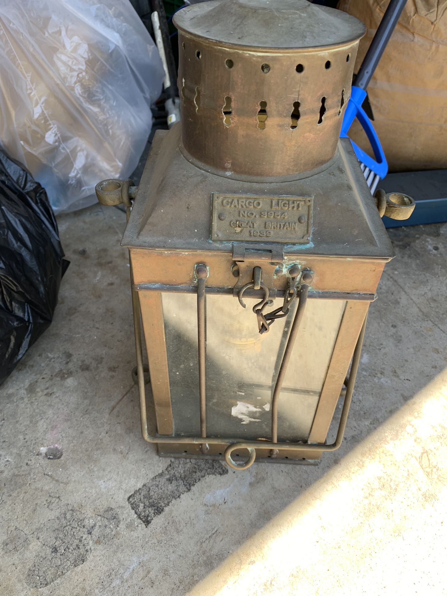 Antique Brass Great Britain Cargo Light #3(contact info removed)