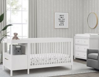 NIB 5-in-1 Crib That Changes To Bed