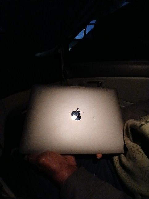MacBook Pro( Locked)