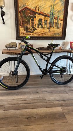 Superfly 8 trek mountain bike 21 inch frame