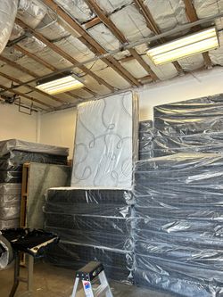 Queen Mattress With Box Spring 