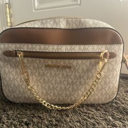 Micheal Kors NEW✨ strap Bag 