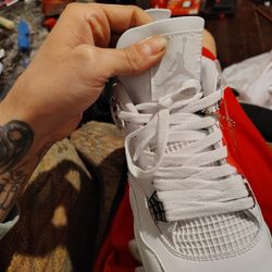 Jordan 4s 