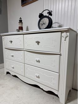 Dresser, Cajonera