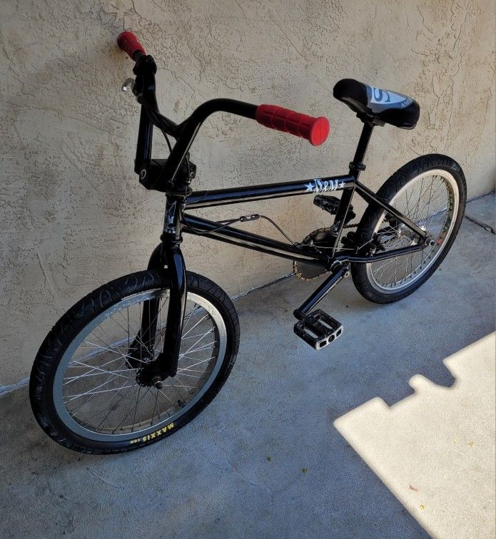 BMX 20" HEAVY DUTY BIKE. GREAT CONDITION. SMOOTH RIDE. $40