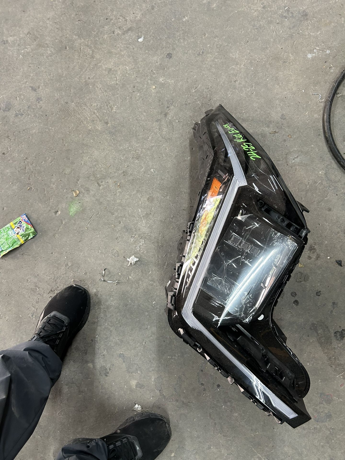 2014-25 KIA EV9 RH HEADLIGHT FULL LED OEM