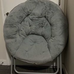 Cushioned Dish Chair