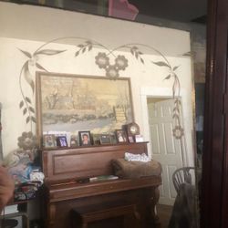 Really Horrible Photos of a Beautiful Antique Venetian Mirror with Ornate Wooden Frame (needs glazing points):