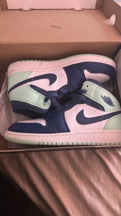 Air Jordan 1 Mid Sneakers