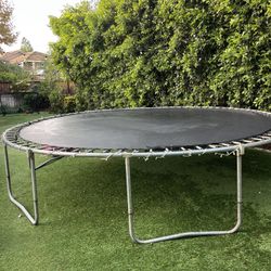 Trampoline 