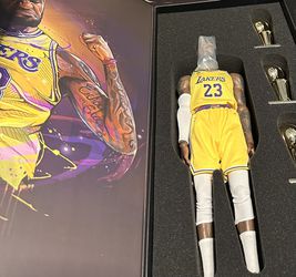 Lebron James Lakers Jersey for Sale in Oxnard, CA - OfferUp