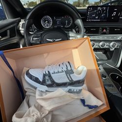 Louis Vuitton Sneakers