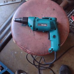 Makita Drywall Or Deck Screw Drill Driver Model 6821
