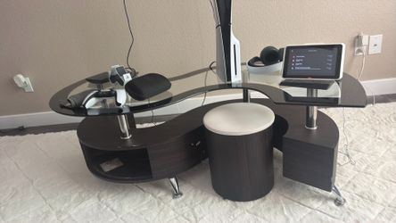 Dining room table