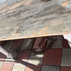 Mesa Gratis.    Free 