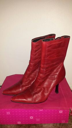 White Leather Boots, size 8, fair condition Red Boots