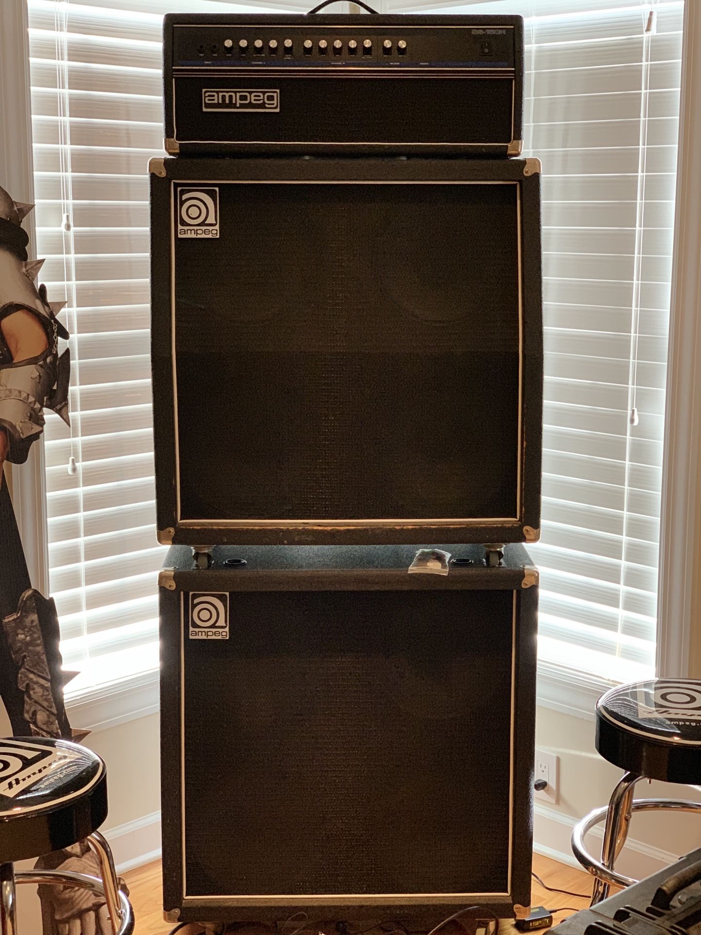 Ampeg SS-150H guitar amplifier stack
