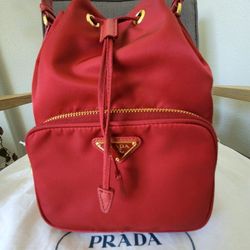 Prada Duet Re-Nylon shoulder bucket bag - red