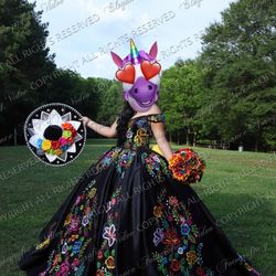 Quinsenera  Dress And Supplies 