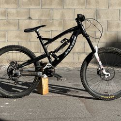 Downhill Mountain Bike Full Suspension