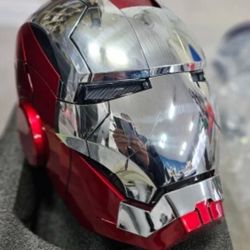 Iron Man Helmet 1:1 Scale Ratio