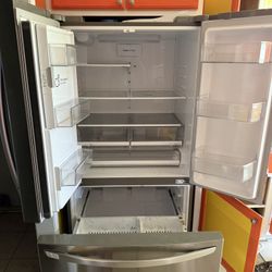 LG 27.7-cu ft Smart French Door Refrigerator