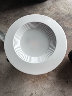 Set of 4, halo recessed lights