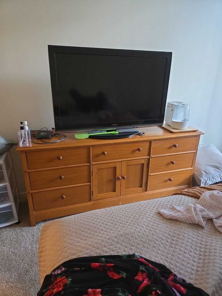 3 Yr. old 50" Toshiba TV