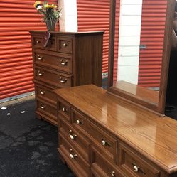 Quality Thomasville Solid Wood Set Long Dresser, Big Drawers, Mirror, Tall Chest . Drawers Sliding Smoothly Great Comdition