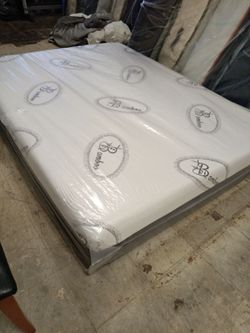 🥳🥳🥳 $209 queen cooling gel memory foam mattress available $209 🥳🥳🥳