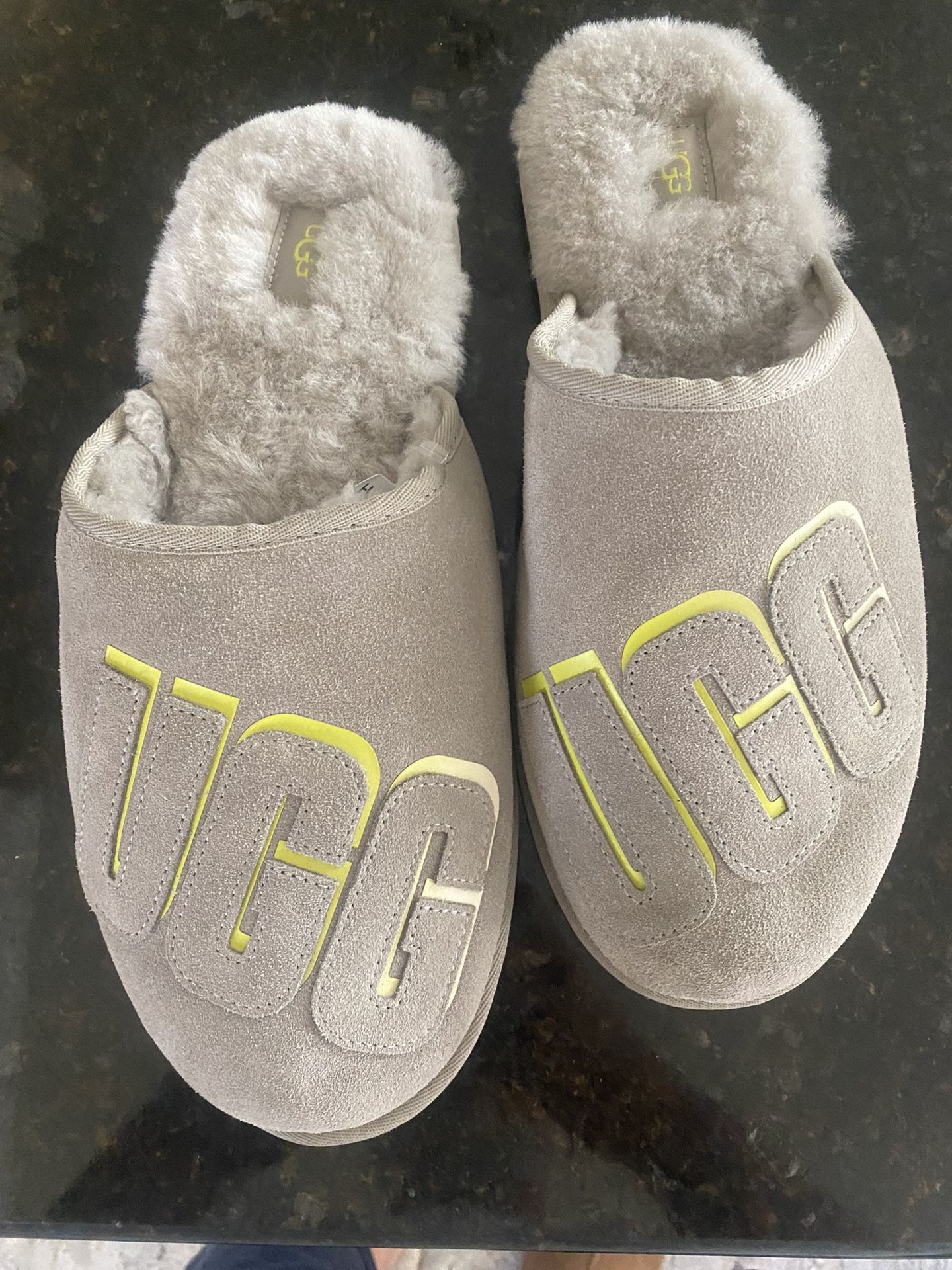 New UGG Men's Scuff Graphic Shadow Slipper Size 12 NWT
