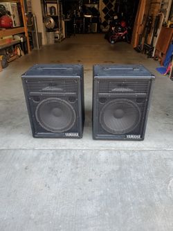 Pair of Yamaha 12" Passive Speakers - Club Series III