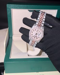 Watches in moissanitee