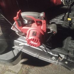 Milwaukee Skillsaw W Battery And Charger