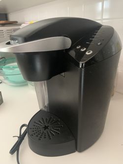 Keurig coffee maker w/refillable pods