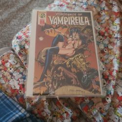 WIZARD 1/2 COMIC BOOK VAMPIRELLA PRISTINE VOBD.