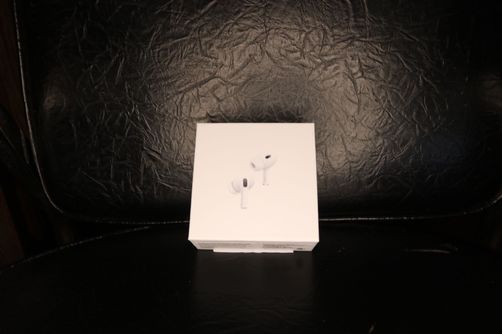 Apple AirPods Pro (2nd Generation)New Opened For Pics