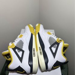 Air Jordan 4 Retro “Yellow Thunder” - Size 11.5 & 10 - DS/Deadstock Look