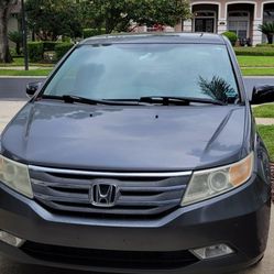 2013 Honda Odyssey Touring Elite Minivan