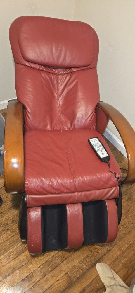 FULL BODY MASSAGE CHAIR