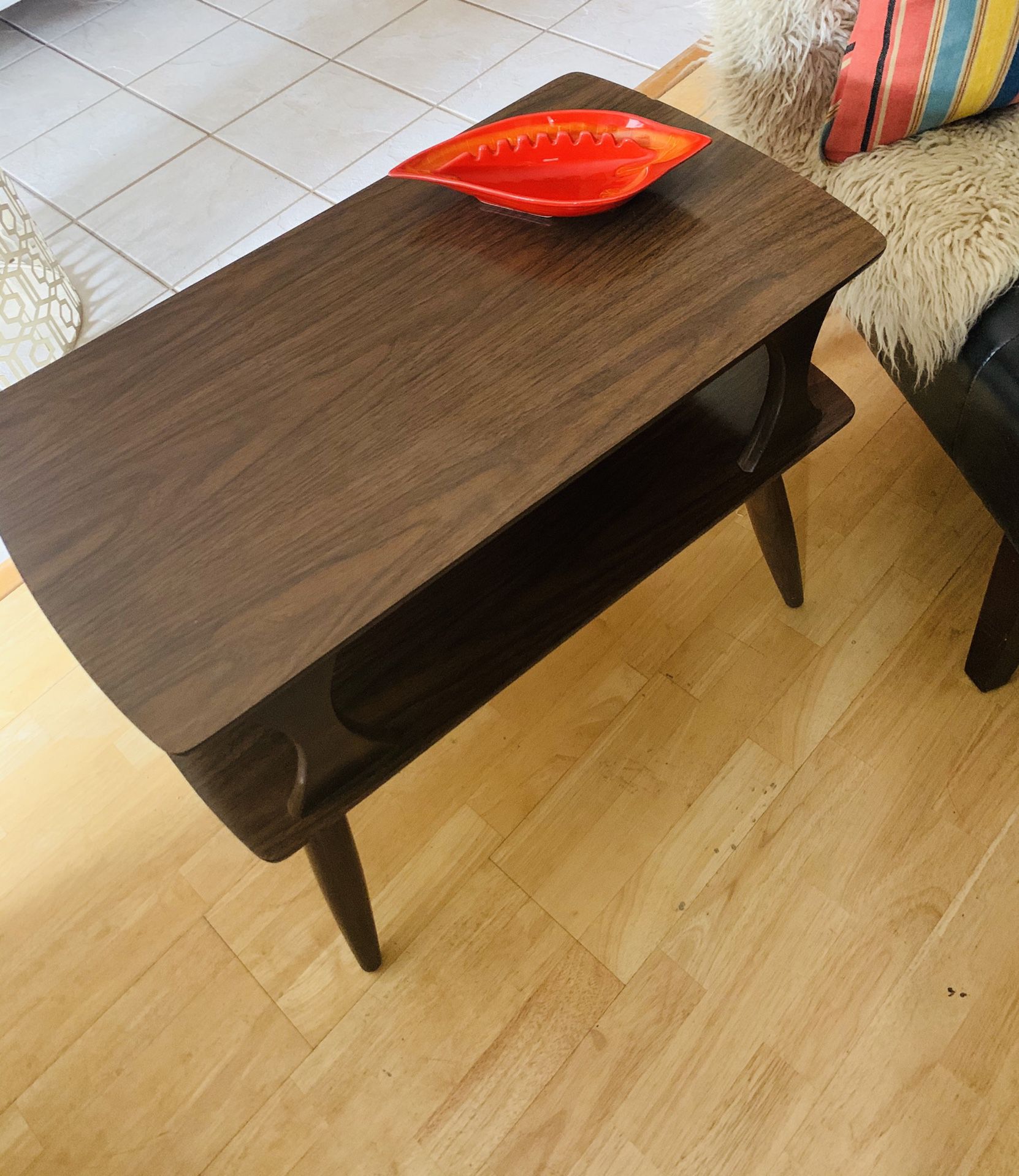 Pair of beautiful mid century modern two tier end tables !