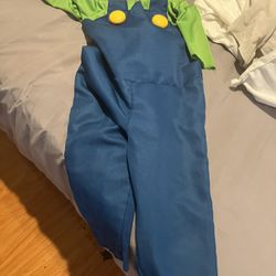 Boys  Luigi Costume (NO Hat). I think Size 8-10 